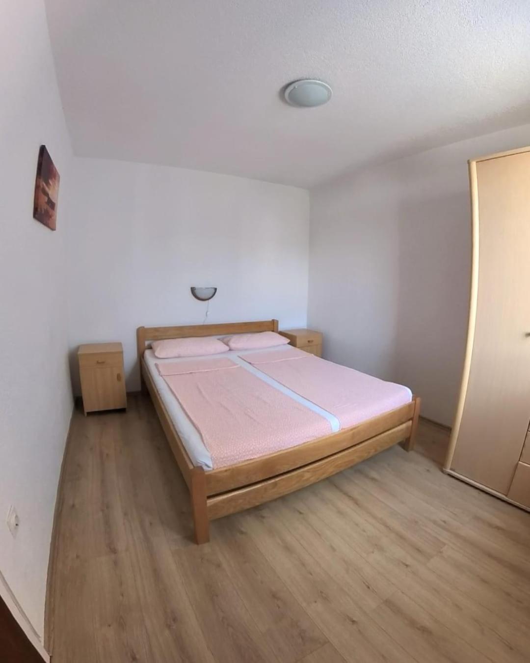 Apartment Bogdan 2 Povljana Exterior foto